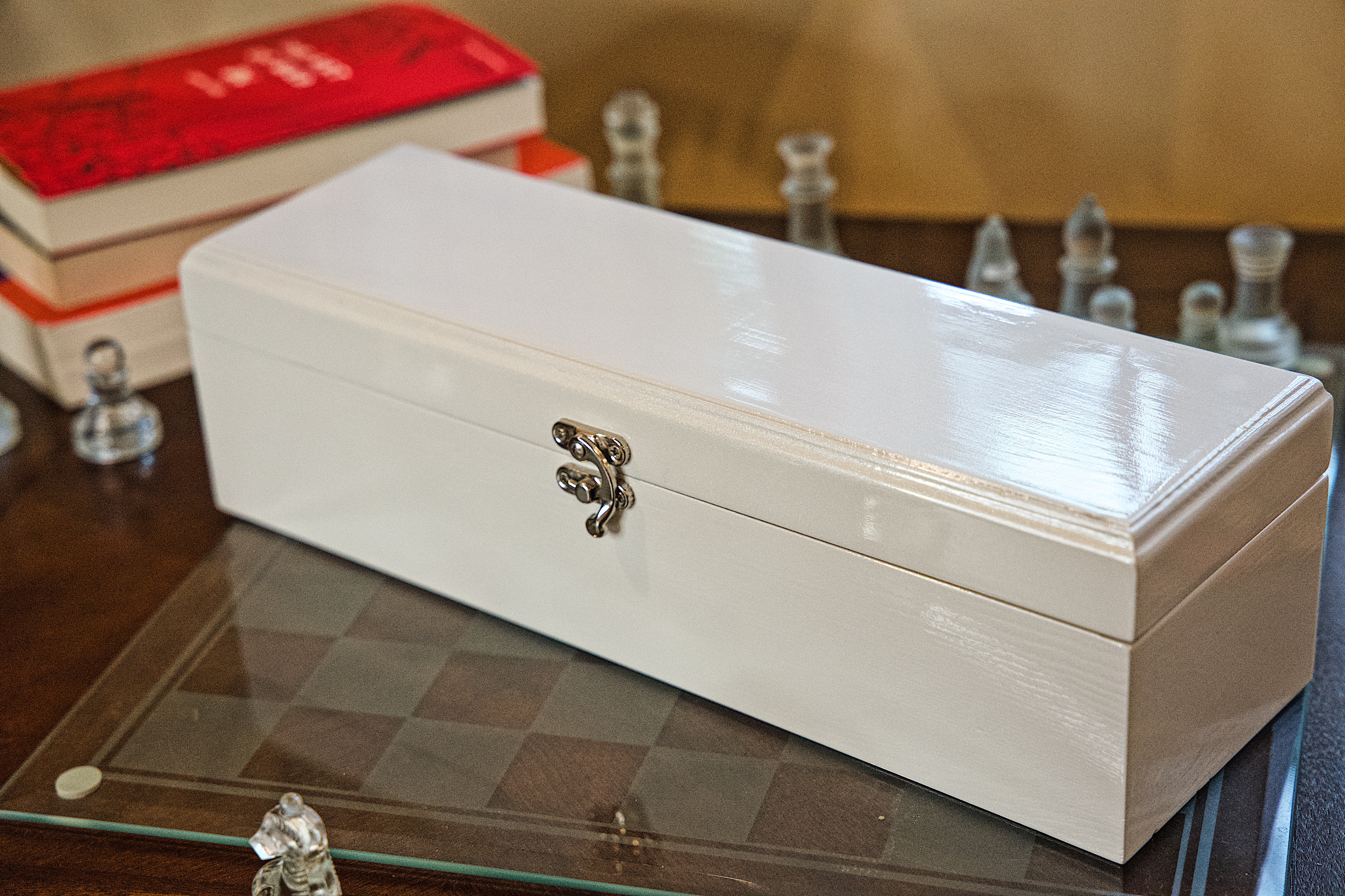 Eminent White Pearl (Metallic) with Black Velvet watch box