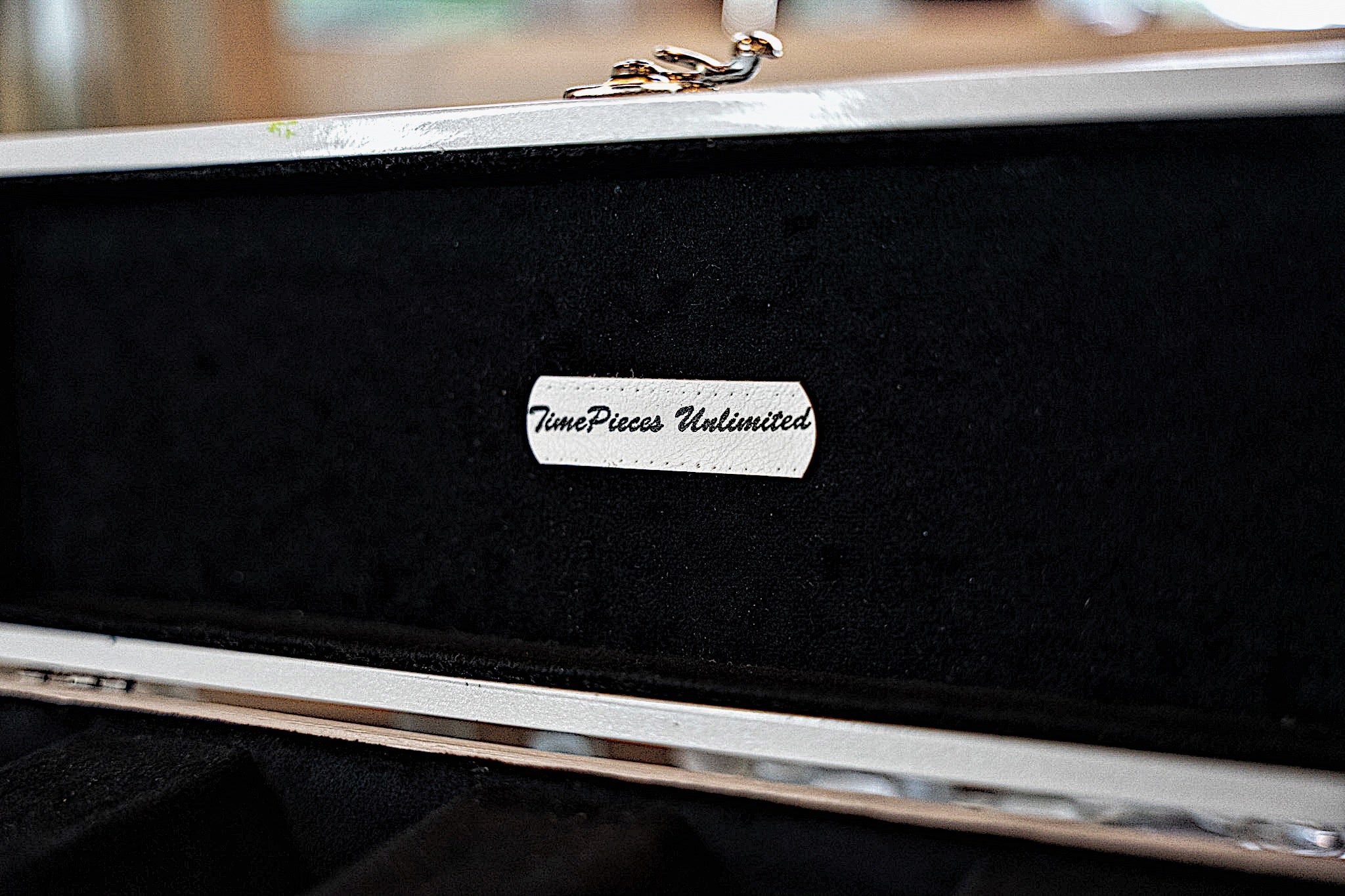 Eminent White Pearl (Metallic) with Black Velvet watch box