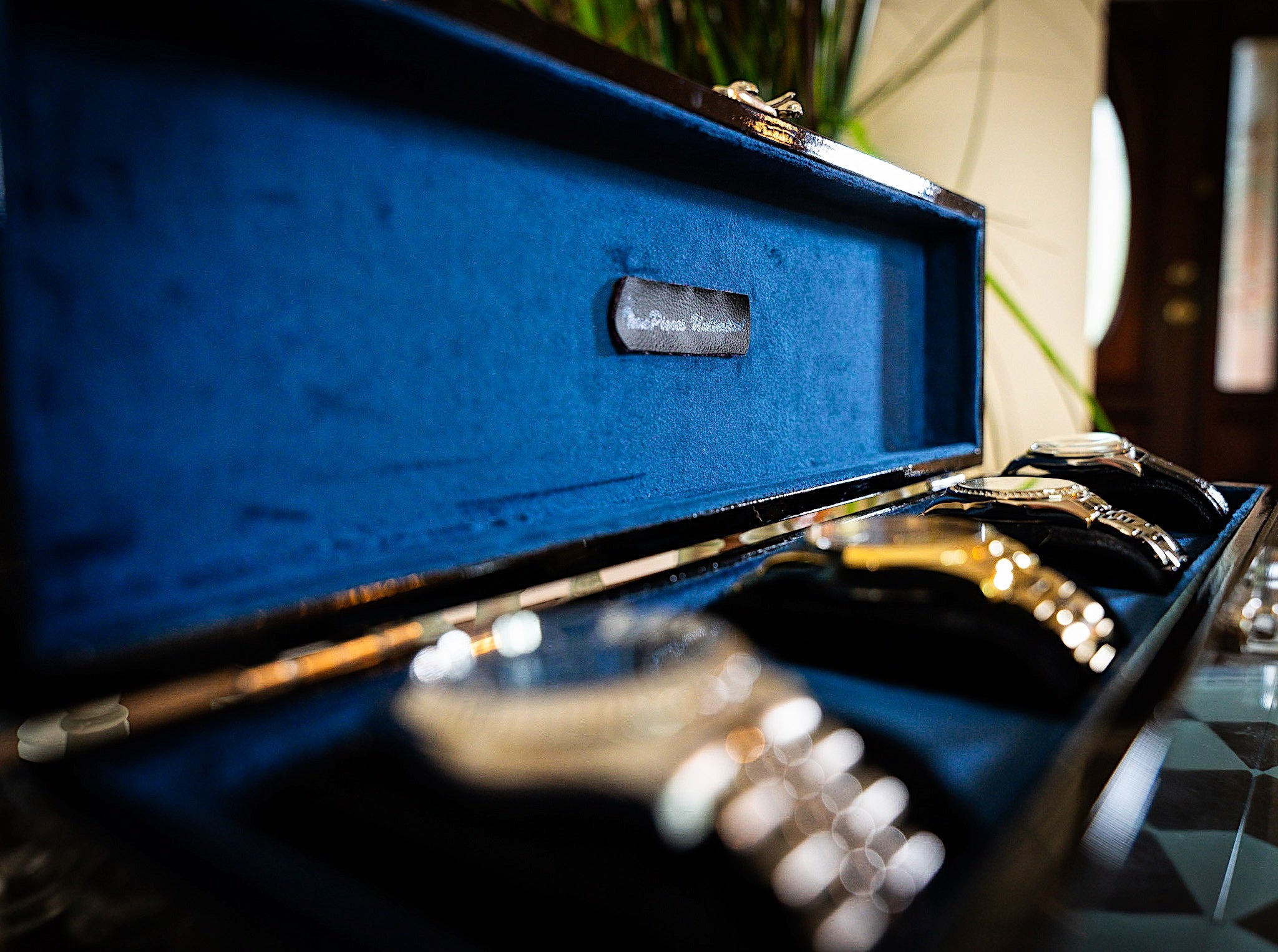 Obsidian Black with Blue Velvet watch box